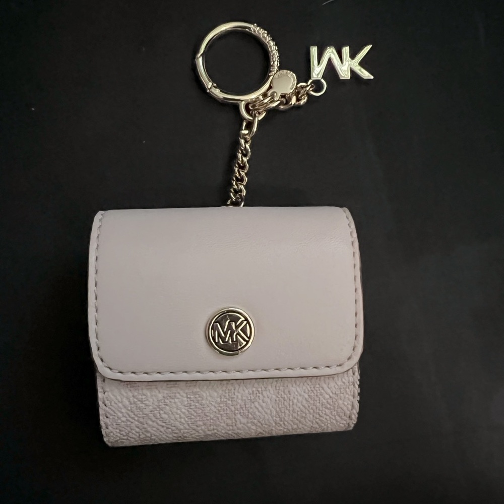 Michael Kors air pods pro case